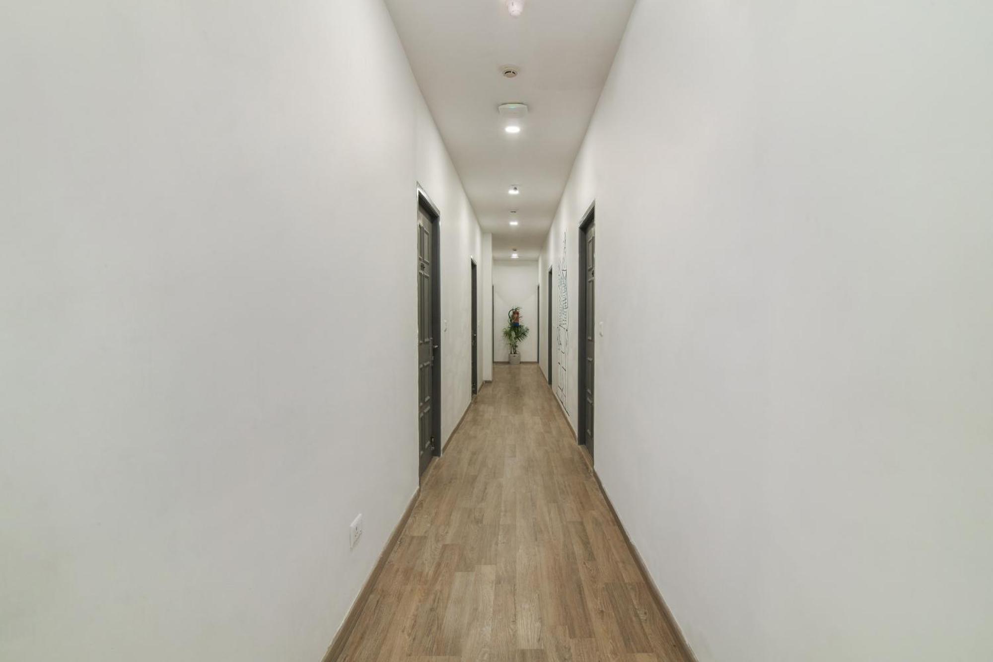 Super Townhouse Xotel Ченнаи Экстерьер фото