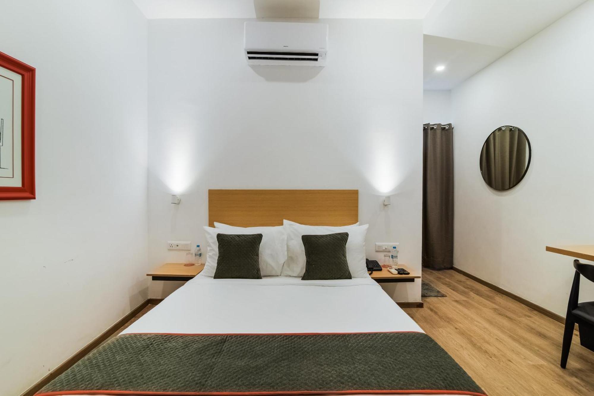 Super Townhouse Xotel Ченнаи Экстерьер фото