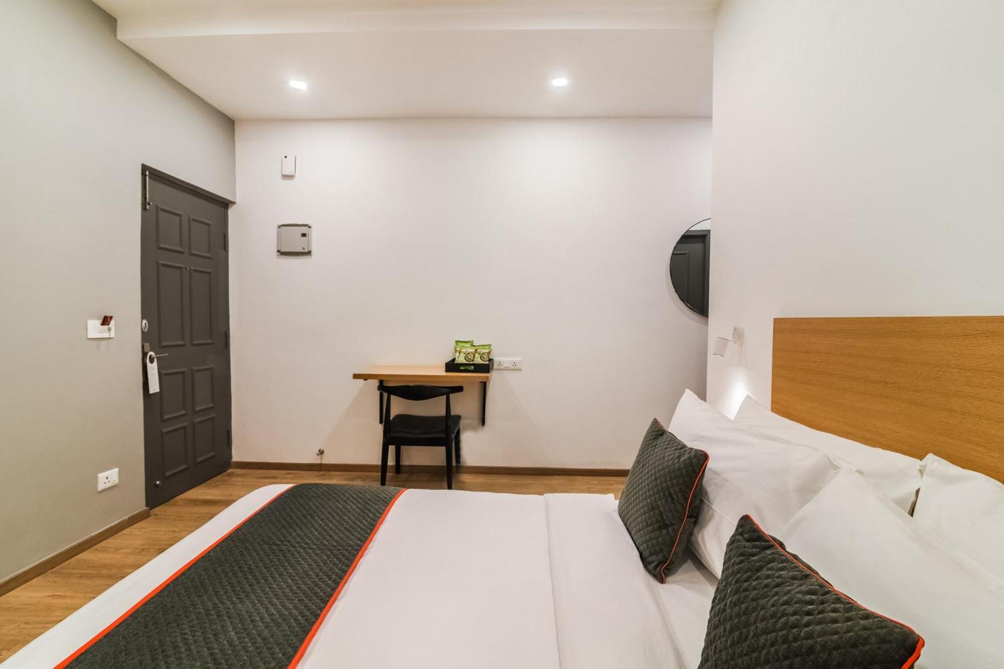 Super Townhouse Xotel Ченнаи Экстерьер фото
