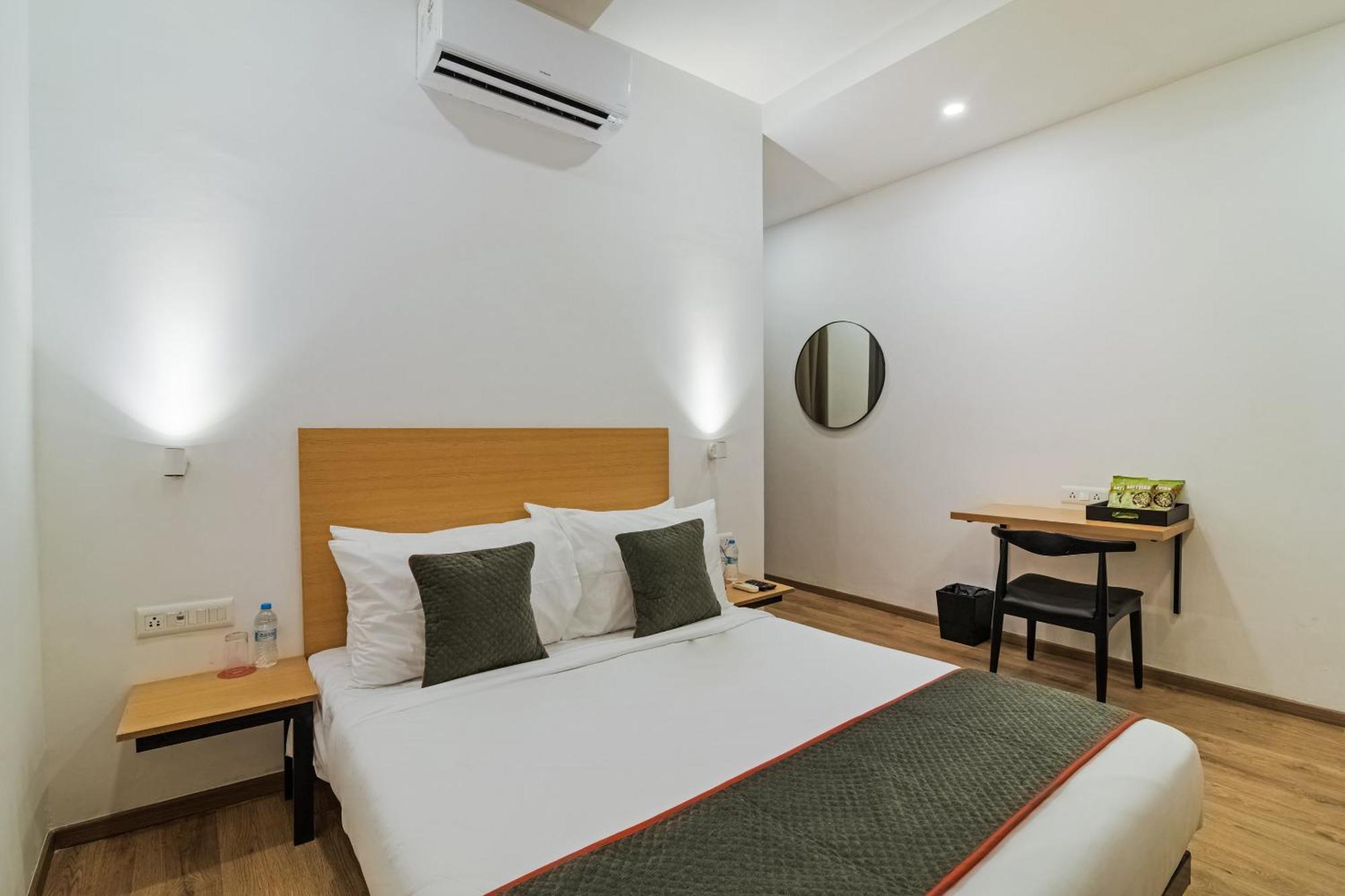 Super Townhouse Xotel Ченнаи Экстерьер фото