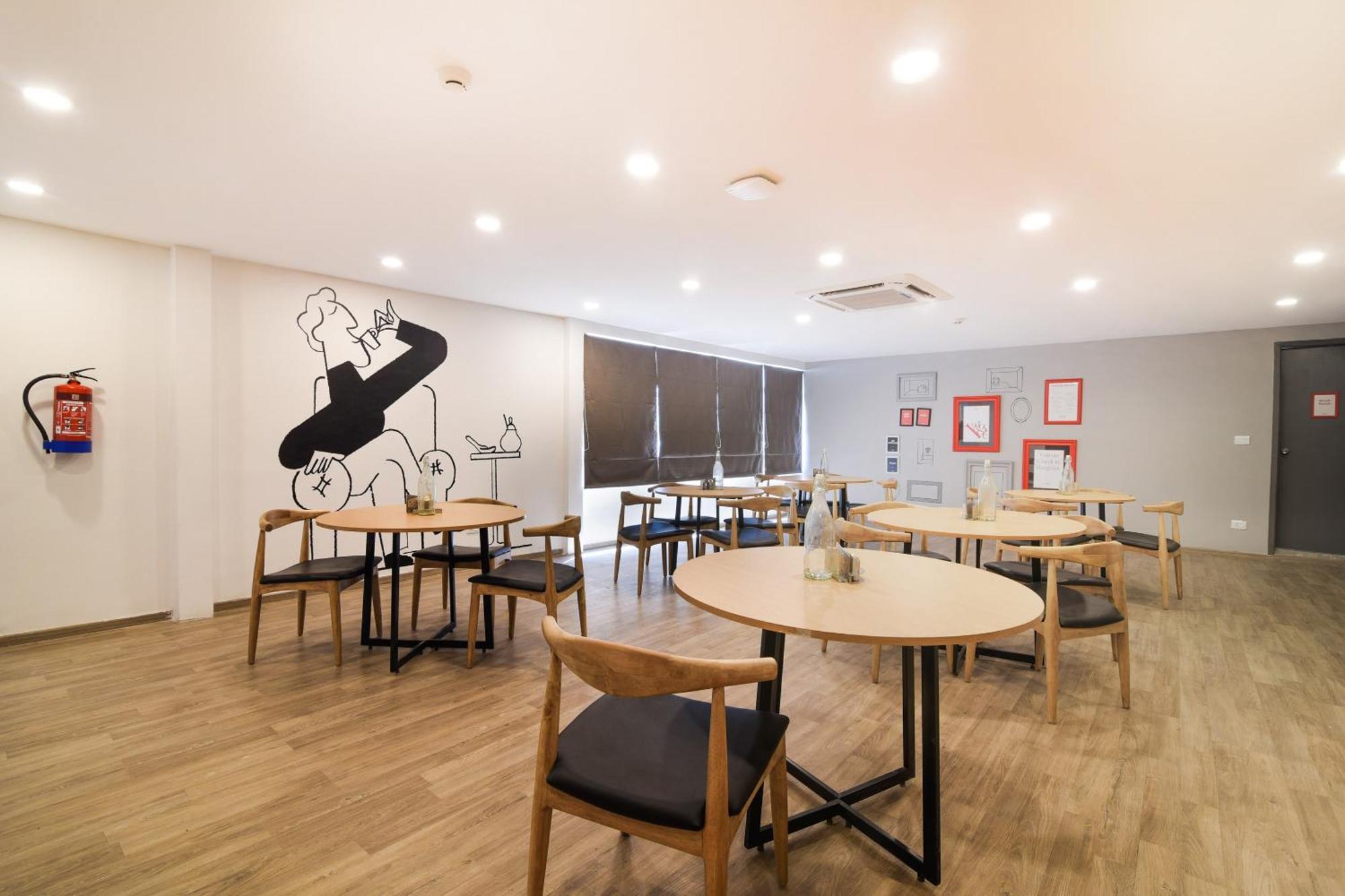 Super Townhouse Xotel Ченнаи Экстерьер фото