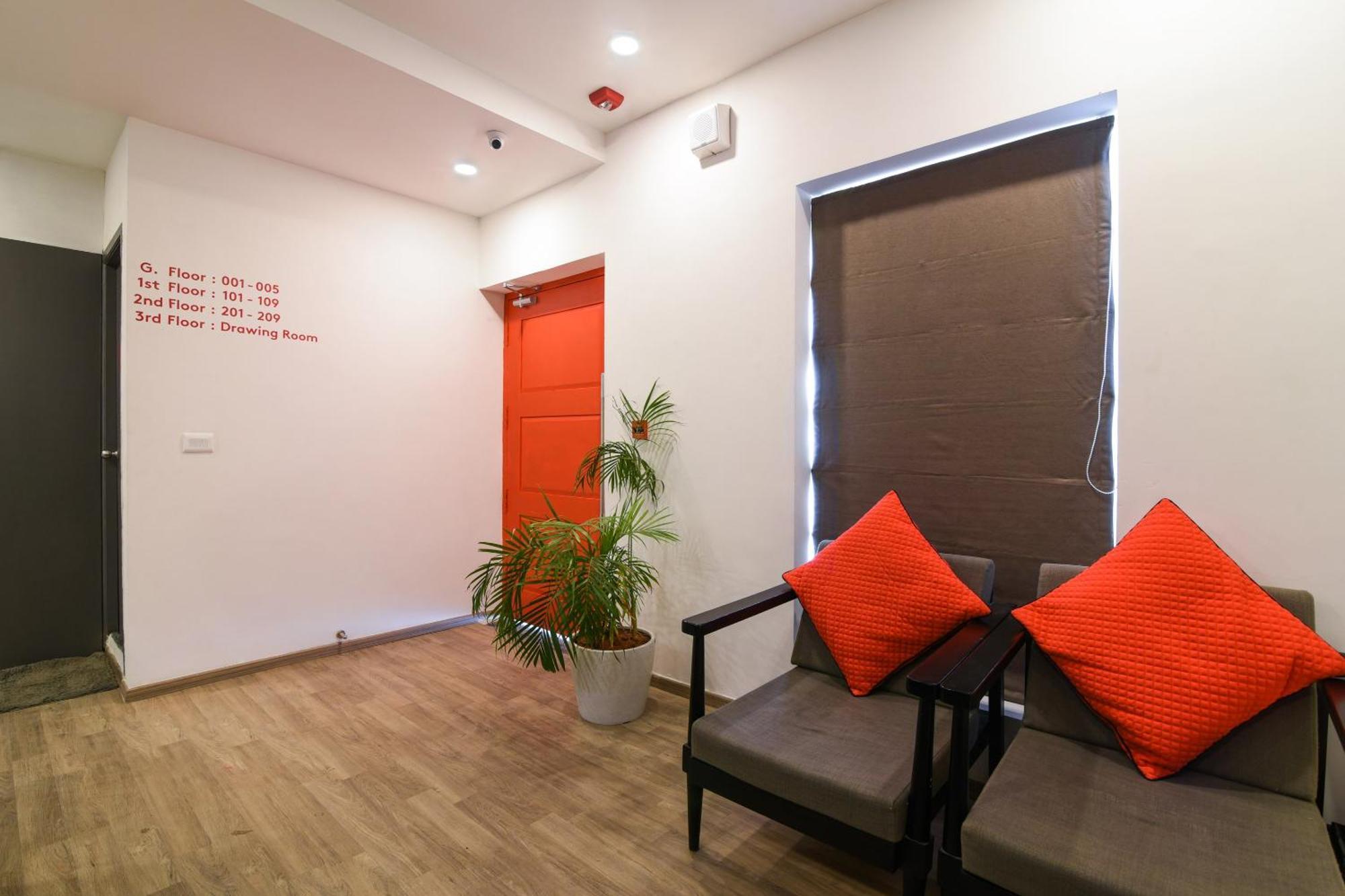 Super Townhouse Xotel Ченнаи Экстерьер фото