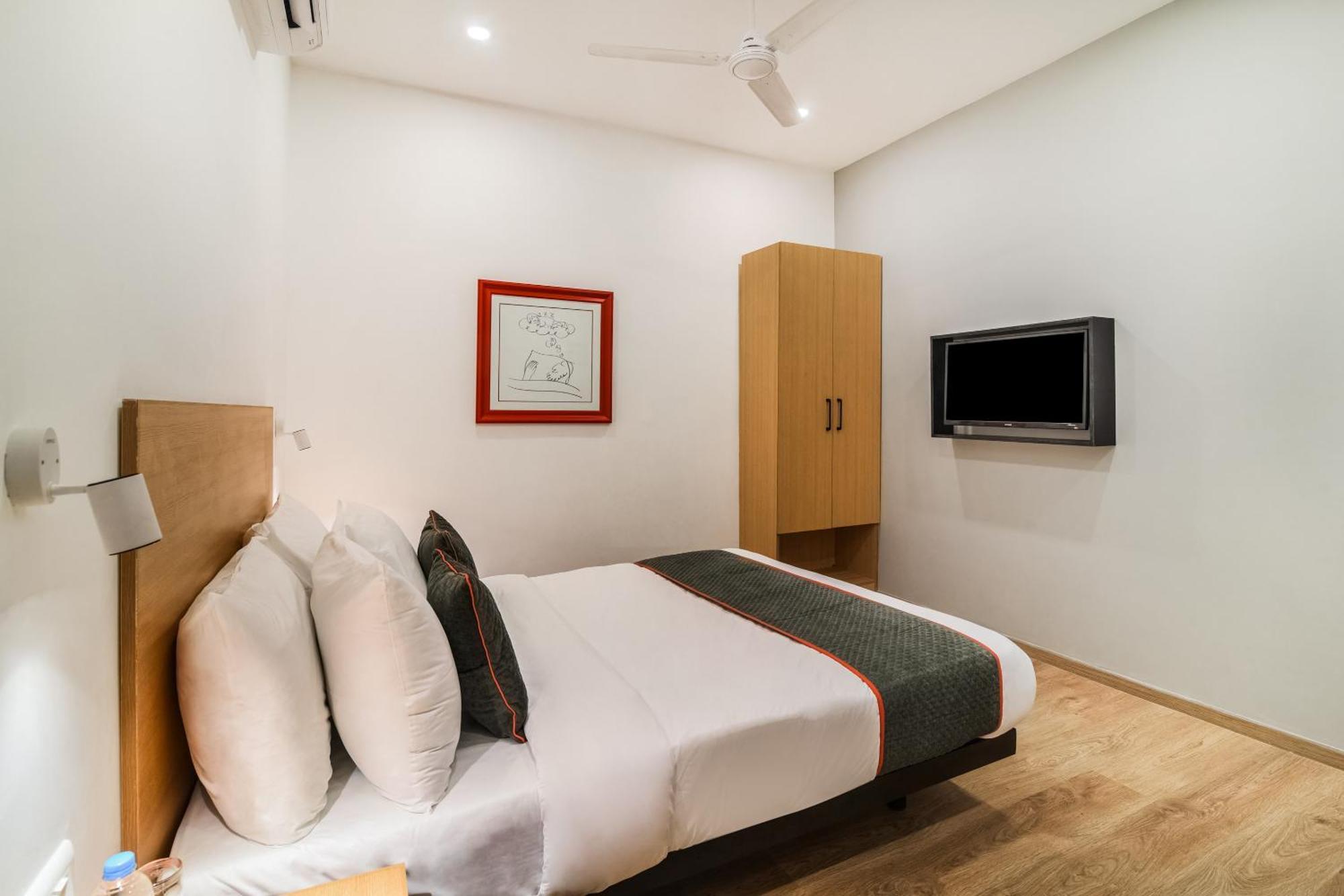 Super Townhouse Xotel Ченнаи Экстерьер фото