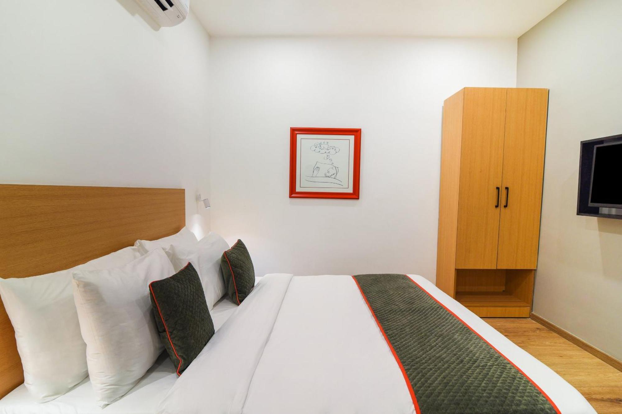 Super Townhouse Xotel Ченнаи Экстерьер фото