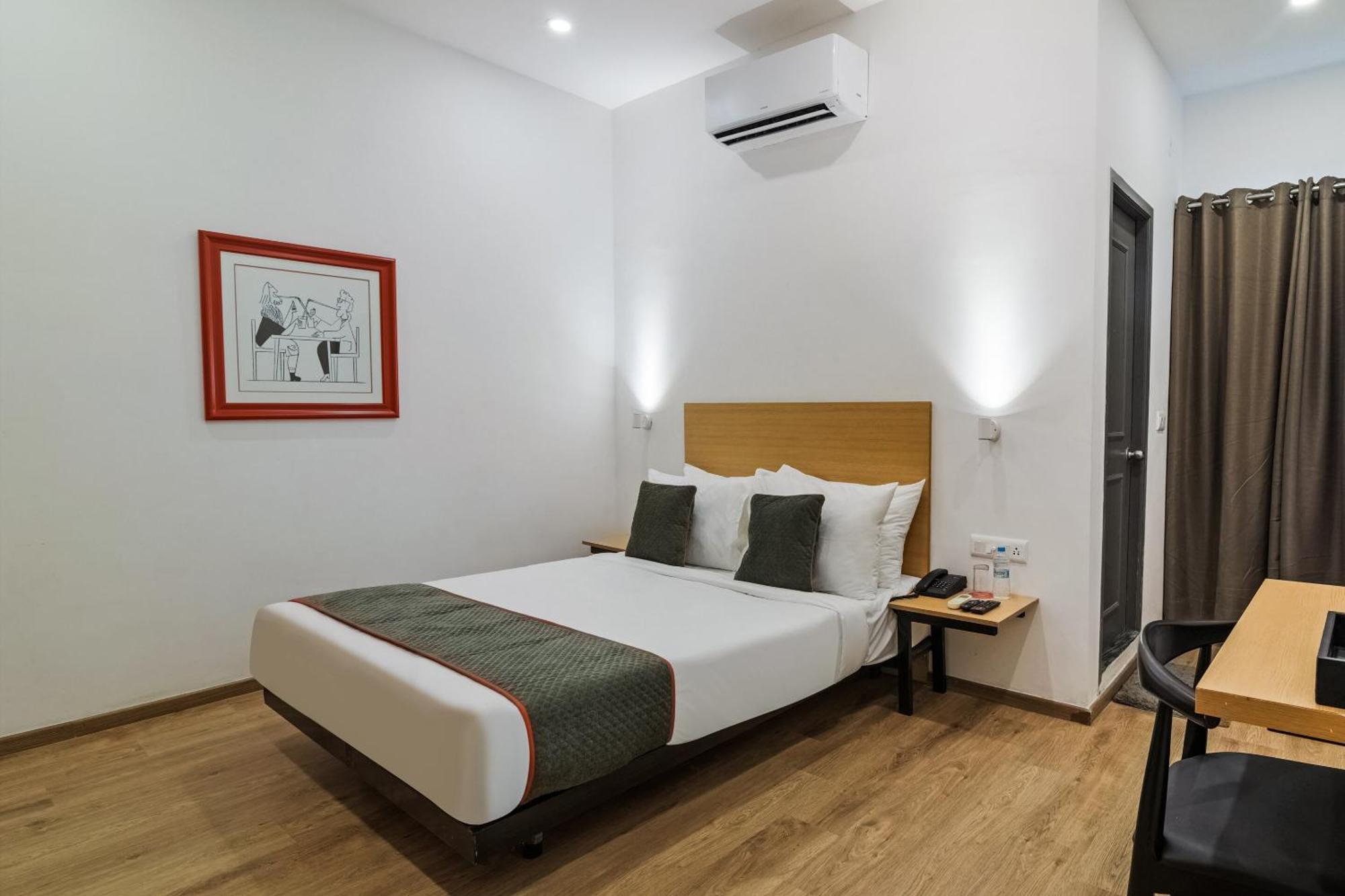 Super Townhouse Xotel Ченнаи Экстерьер фото